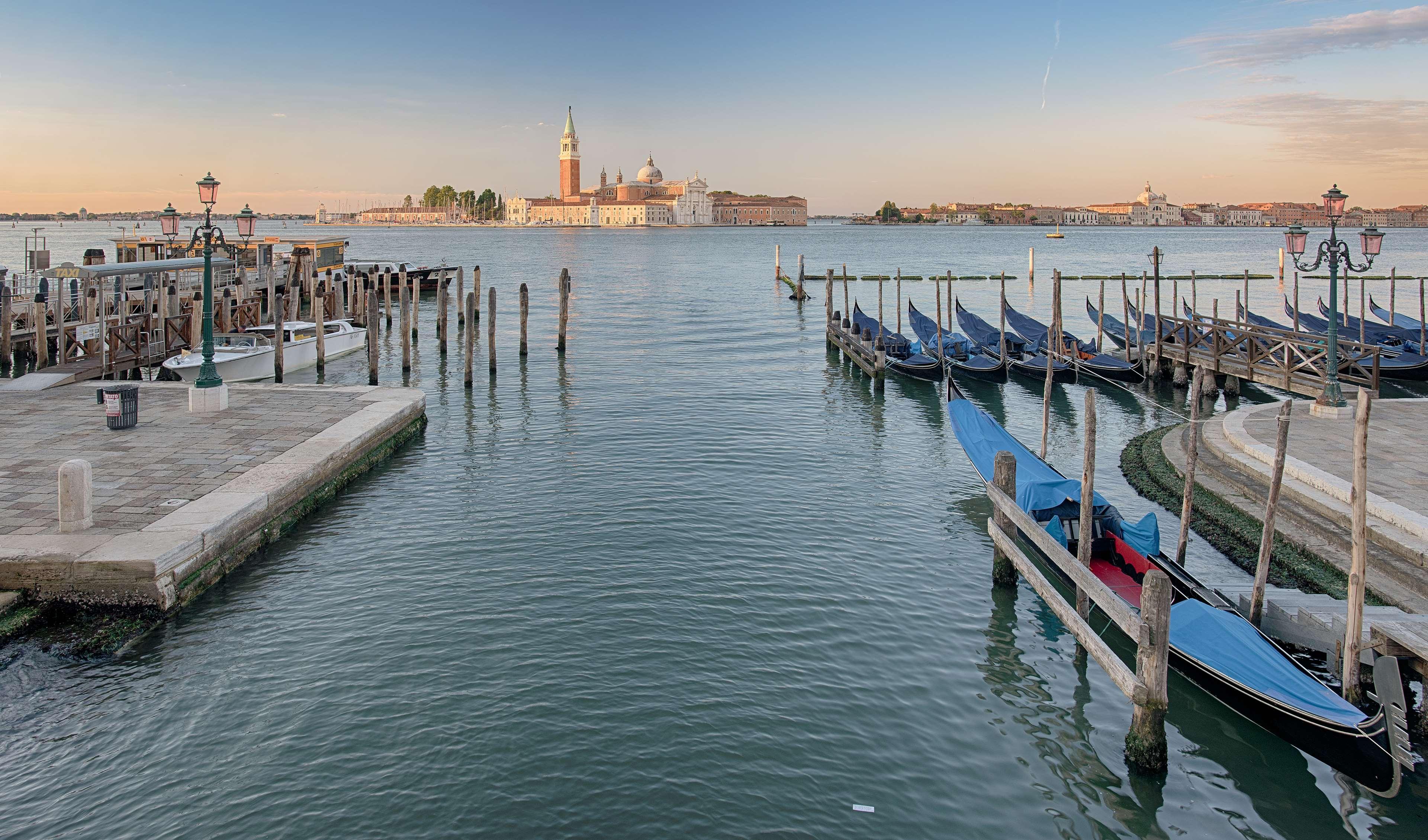 Nh Venezia Santa Lucia Hotel Exterior photo